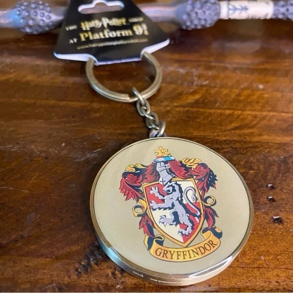 ⚡ Gryffindor House Pride Bundle - Tervis Tumbler, Keychain & Patch⚡ - Picture 3 of 12